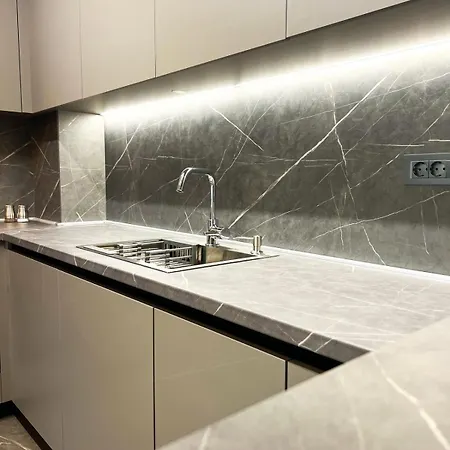 Lägenhet 2-bedroom Luxe With Free Parking By He-ra Skopje