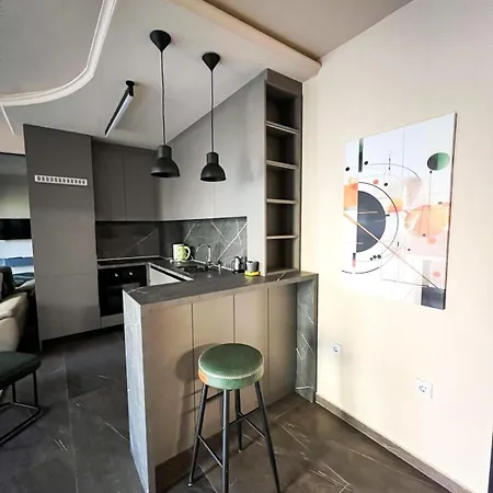 2-bedroom Luxe With Free Parking By He-ra Skopje