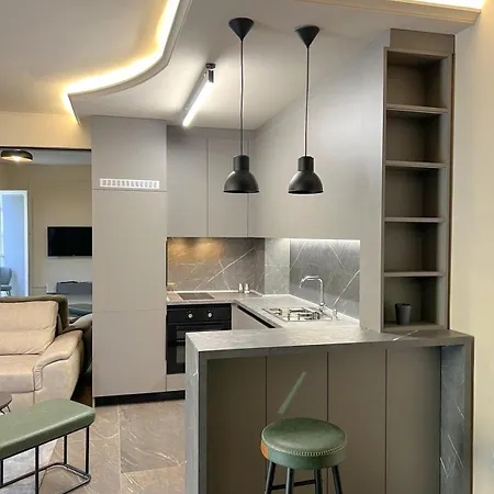 Lägenhet 2-bedroom Luxe With Free Parking By He-ra