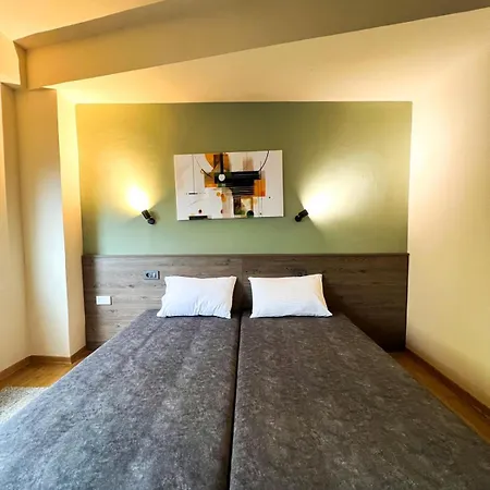 Apartment 2-bedroom Luxe With Free Parking By He-ra *