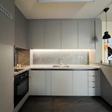 Luxe Two-bedrooms - He-ra Apartment
