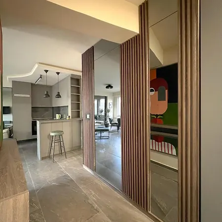 Διαμέρισμα 2-bedroom Luxe With Free Parking By He-ra *