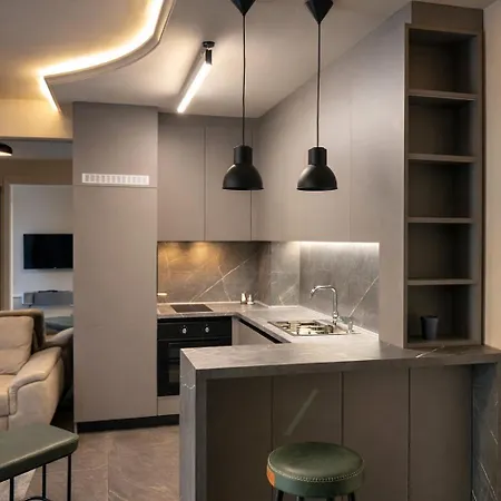 2-bedroom Luxe With Free Parking By He-ra Apartament *