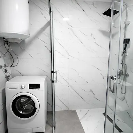 Appartement 2-bedroom Luxe With Free Parking By He-ra