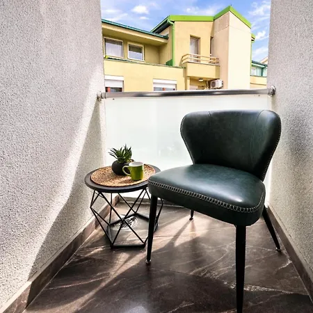 2-bedroom Luxe With Free Parking By He-ra * Σκόπια