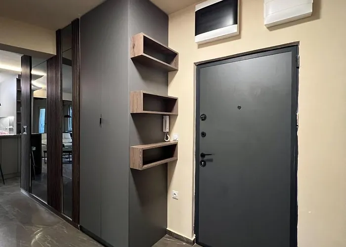 2-bedroom Luxe With Free Parking By He-ra * Skopje