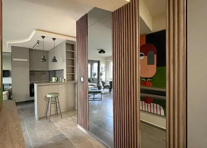 Διαμέρισμα 2-bedroom Luxe With Free Parking By He-ra