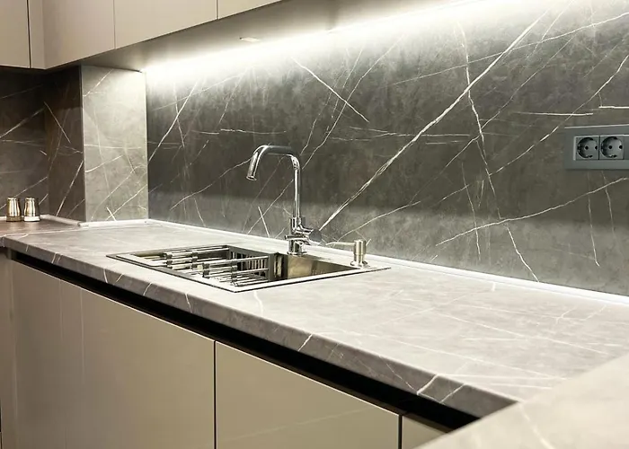 Appartement 2-bedroom Luxe With Free Parking By He-ra Skopje