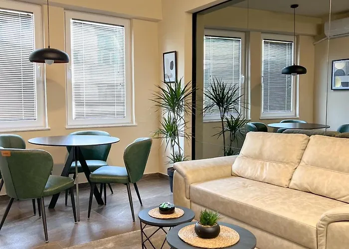 Appartement 2-bedroom Luxe With Free Parking By He-ra Skopje