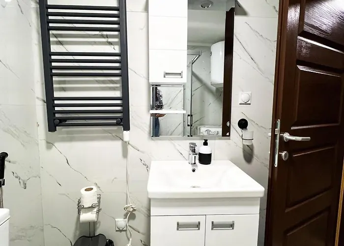 2-bedroom Luxe With Free Parking By He-ra