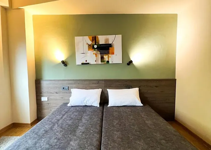 Διαμέρισμα 2-bedroom Luxe With Free Parking By He-ra *