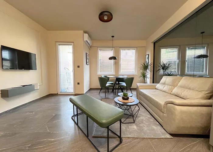 Appartement 2-bedroom Luxe With Free Parking By He-ra Skopje