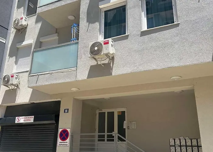 2-bedroom Luxe With Free Parking By He-ra Διαμέρισμα