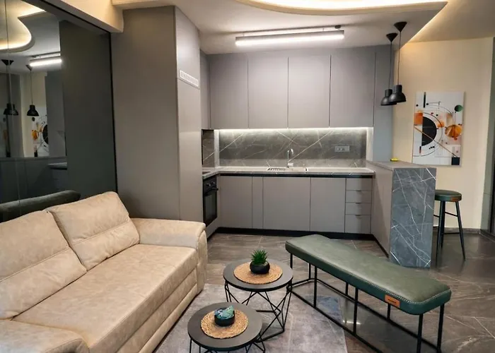 2-bedroom Luxe With Free Parking By He-ra Appartement Skopje