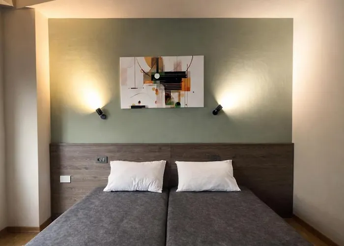 Appartement 2-bedroom Luxe With Free Parking By He-ra Skopje