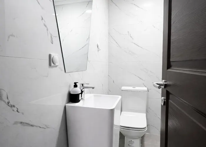 2-bedroom Luxe With Free Parking By He-ra Διαμέρισμα Σκόπια